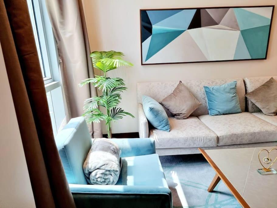 Three Bedroom Luxury Apartment *