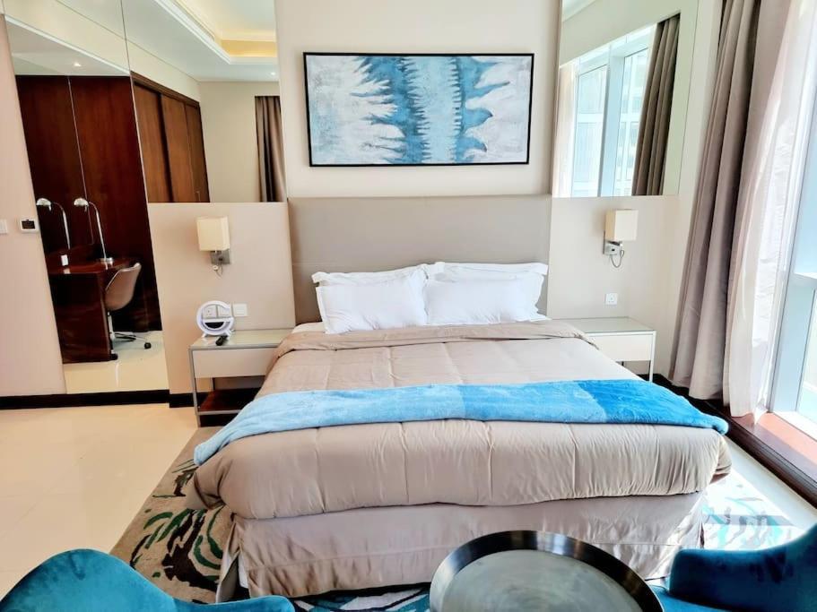 Three Bedroom Luxury Apartment *